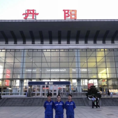 上海鐵路局旗下高鐵站丹陽(yáng)站安全階梯地面防滑膠帶工程